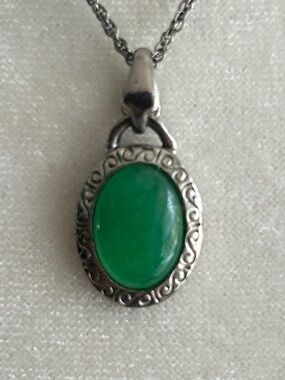 Jade Stone on Silvertone necklace
